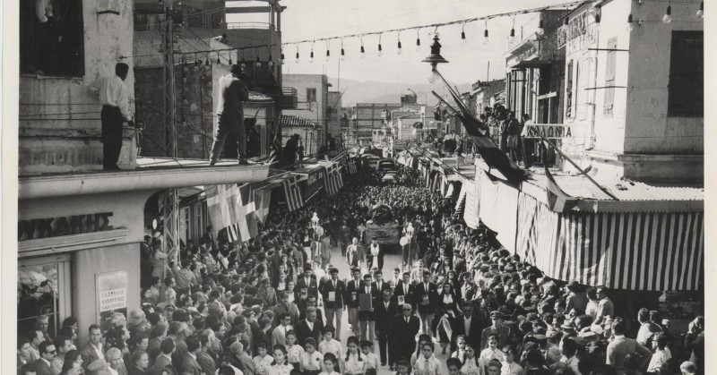 10 σπάνιες φωτογραφίες από την κηδεία του Νίκου Καζαντζάκη